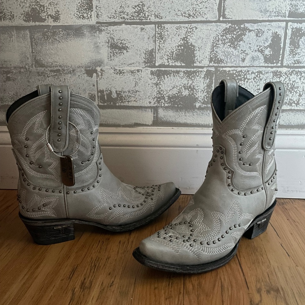 Lane Booties
